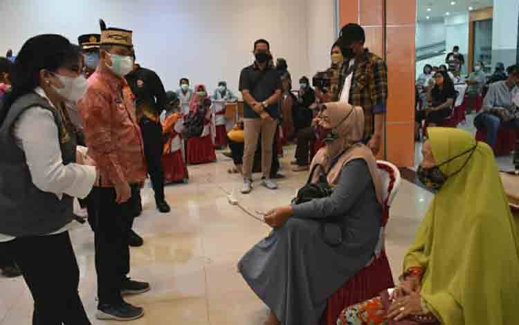 Pelaksanan vaksinasi covid-19 di Citimall Kuala Kapuas pada Kamis 5 Agustus 2021