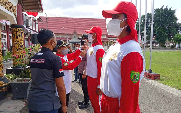 Pembukaan pendidikan dan pelatihan pasukan pengibar bendera pusaka atau Paskibraka Kabupaten Barito Timur serta pembinaan ideologi Pancasila.
