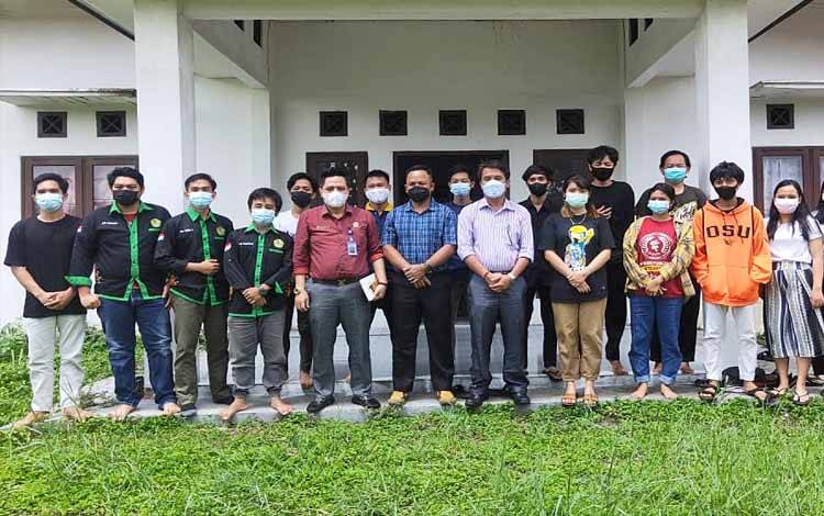 Kunjungan pimpinan DPRD Barito Timur ke Asrama Mahasiswa Barito Timur di Palangka Raya