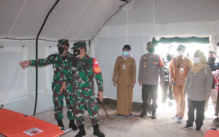 Peninjauan fasilitas RS Darurat Covid-19 di RS Lapangan TNI AD.