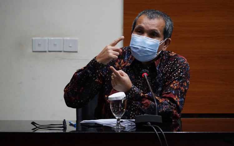 Deputi Pencegahan KPK Pahala Nainggolan dalam konferensi pers "Kinerja KPK Semester 1 tahun 2021" di gedung KPK Jakarta, Rabu (18/8/2021)