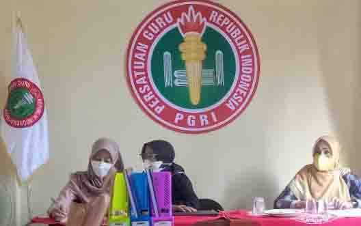 Para pengurus Badan Khusus Perempuan PGRI Kotim dalam sebuah kesempatan.