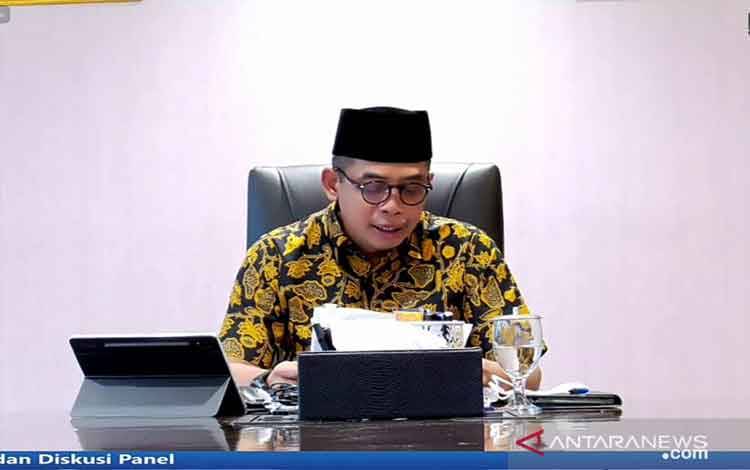 Tangkapan layar Direktur Jenderal Pajak Suryo Utomo dalam diskusi daring yang diselenggarakan Ikatan Konsultan Pajak Indonesia (IKPI) di Jakarta, Jumat (27/8/2021). ANTARA/Sanya Dinda