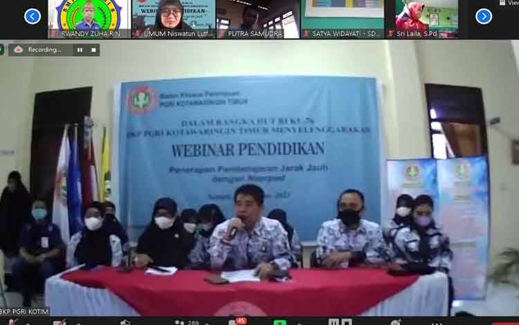 Kepala Disdik Kotim, Suparmadi, Tangkapan layar seminar daring yang diadakan BKP PGRI Kotim.