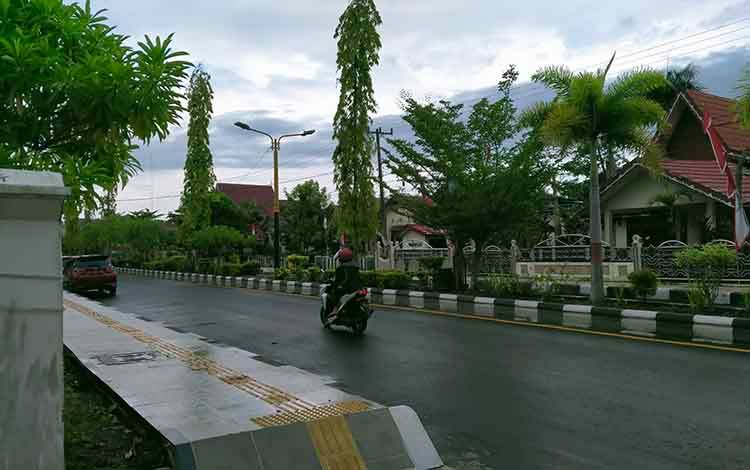  Kondisi trotoar di Jalan A Yani Sampit