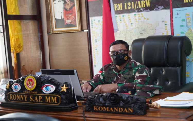 Komandan Korem 121/ABW, Brigadir Jendral TNI Ronny