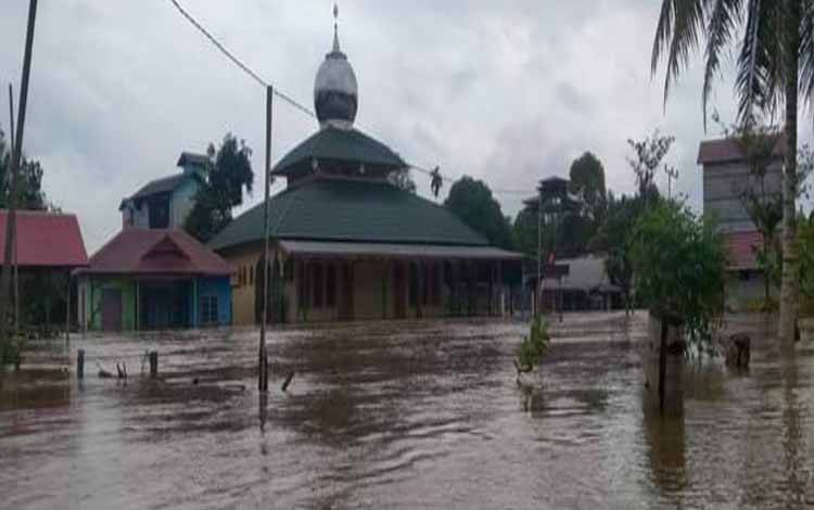 Banjir meluas di wilayah Tumbang Samba Kecamatan Katingan Tengah, Jumat 3 September 2021