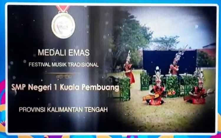 SMP Negeri I Kuala Pembuang meraih medali emas Cabang Kreatifitas Musik Tradisional pada FLS2N tingkat Nasional