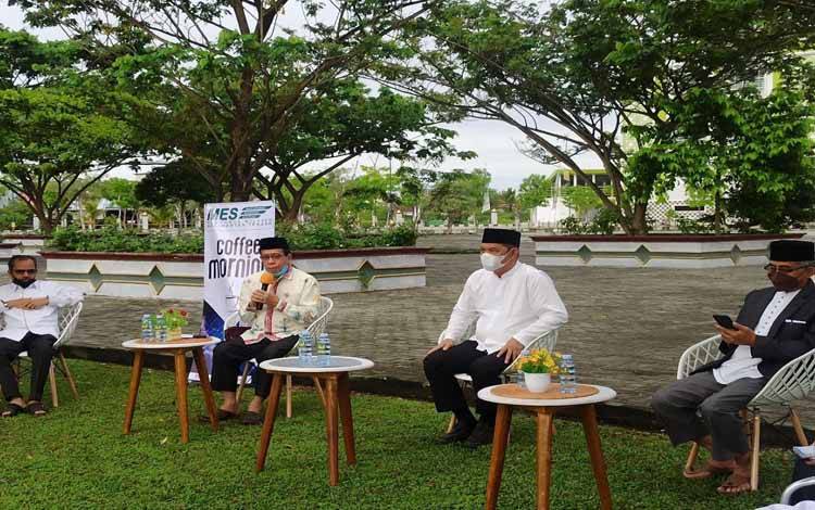 Pengurus Masyarakat Ekonomi Syariah (MES) Provinsi Kalimantan Tengah mengadakan coffee morning di halaman Masjid Raya Darussalam, Kota Palangka Raya, Sabtu 11 September 2021