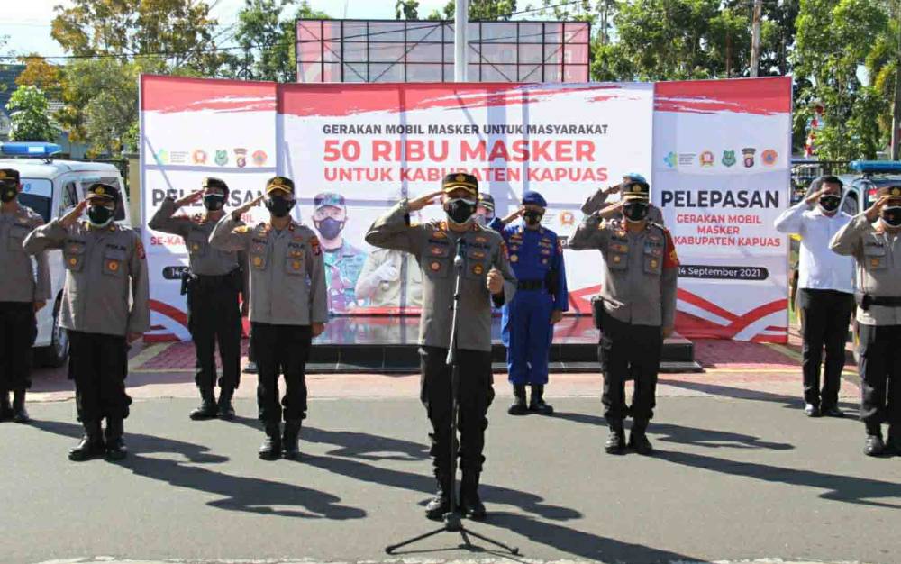 Kapolres Kapuas AKBP Manang Soebeti memimpin apel pelepasan gerakan mobil masker, Selasa 14 September 2021
