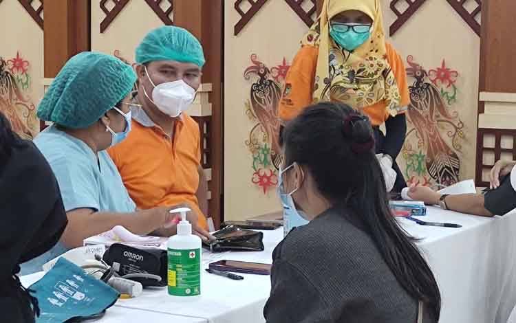 Pelaksanaan kegiatan percepatan vaksinasi yang digalakan pemerintah Provinsi Kalteng beberapa waktu lalu.