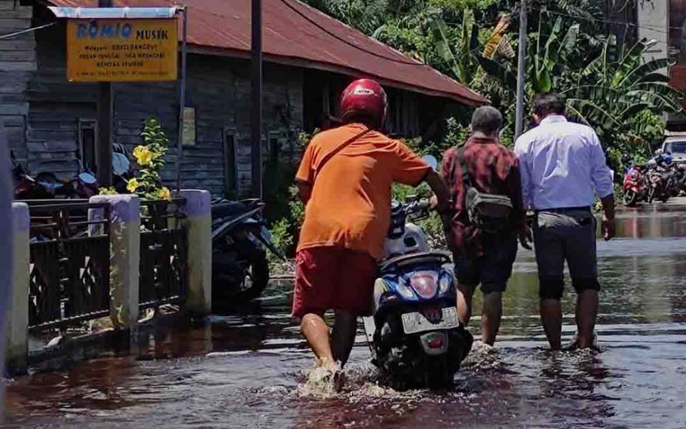 Banjir di kawasan arut Kelurahan Palangka Kota Palangka Raya beberapa waktu lalu