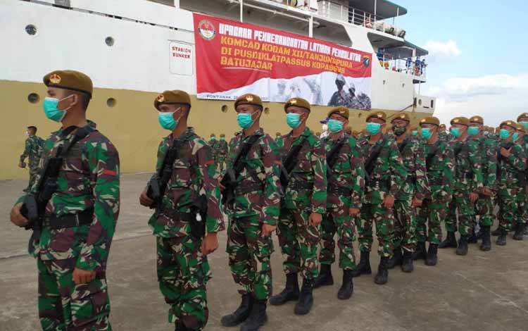 Apel keberangkatan 499 prajurit Komcad Kodam XII Tanjungpura untuk mengikuti latihan pembulatan di Batujajar