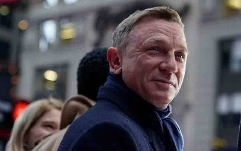 Aktor Daniel Craig di New York City, New York, AS, 4 Desember 2019. (foto : REUTERS/Carlo Allegri)