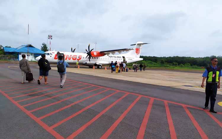 Suasana penerbangan di Bandara H Asan Sampit sebelum Covid-19 meningkat