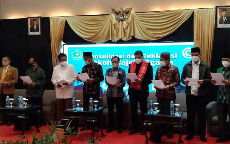 Majelis-majelis Agama yang terdiri dari MUI, PGI, KWI, PHDI, WALUBI, MATAKIN dan Kementerian Agama RI menyatakan "Deklarasi Agama-agama untuk Indonesia yang Adil dan Damai", Jakarta, Senin (27/9/2021). (ANTARA/ HO-Kemenag)