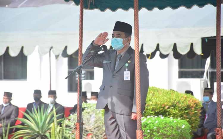 Asisten Administrasi Umum Setda Seruyan, Tunjarsyah menjadi Inspektur pada Upacara Peringatan Hari Kesaktian Pancasila