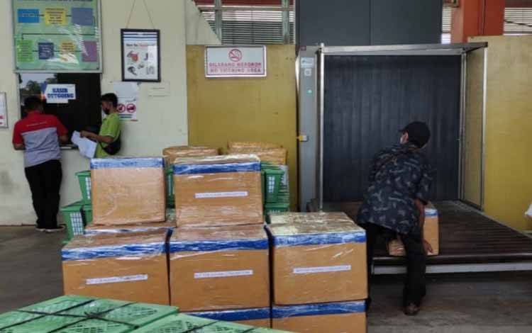 Kegiatan ekspor kratom melalui Bandara Supadio Pontianak di Kubu Raya