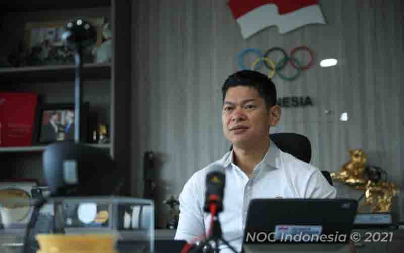 Ketua KOI (NOC Indonesia) Raja Sapta Oktohari saat memberi keterangan mengenai sanksi WADA, Jumat (8/10/2021). (foto : ANTARA/HO/Komite Olimpiade Indonesia)