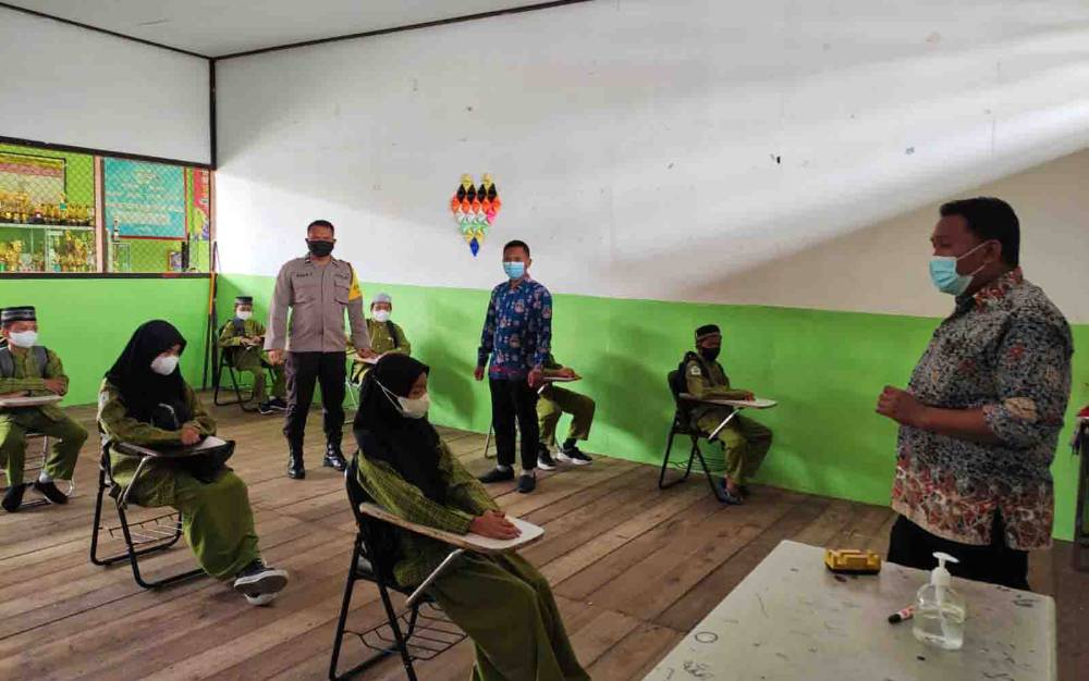 Simulasi PTM di SMP Nurul Islam Kota Palangka Raya.