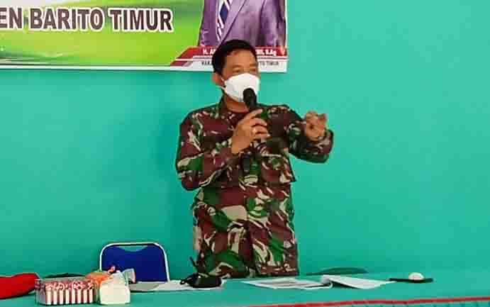 Pabung Kodim 1012 Buntok, Mayor Inf Tubagus Abdul Halim saat menjadi pembicara dalam kegiatan pembinaan FKUB dan dialog kerukunan umat beragama.