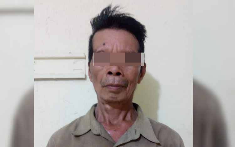 Tersangka A (61), warga Desa Ipu Mea Kecamatan Karusen Janang Kabupaten Barito Timu
