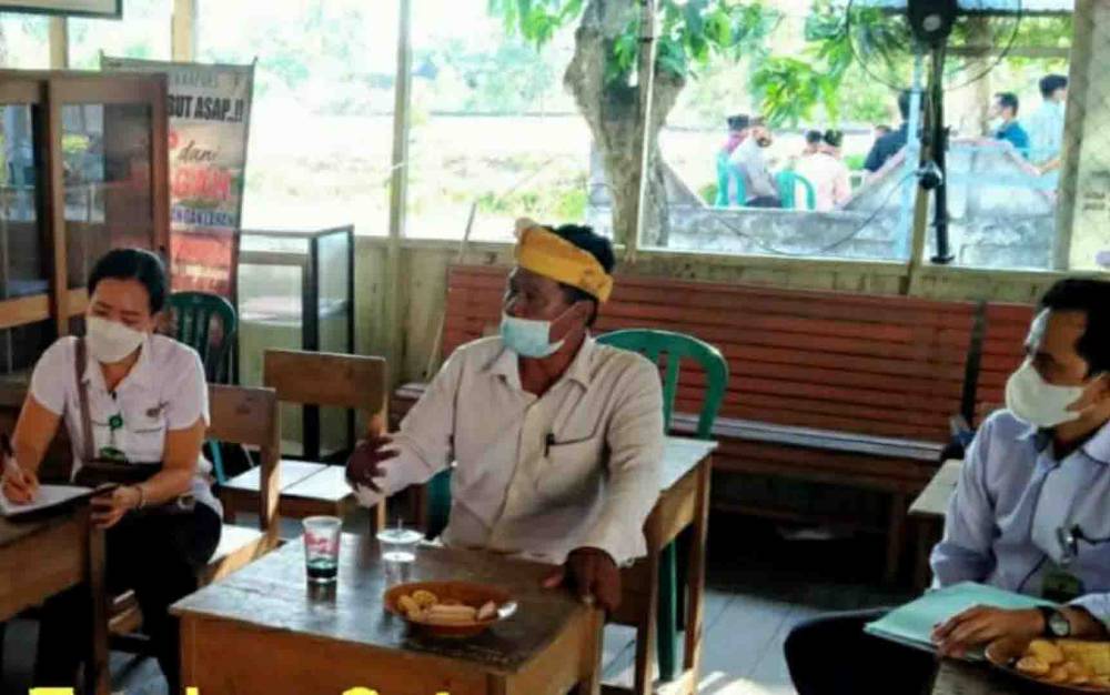 Tim Survei calon pencanangan desa sadar kerukunan saat kunjungi Desa Sidorejo, Kecamatan Tamban Catur.