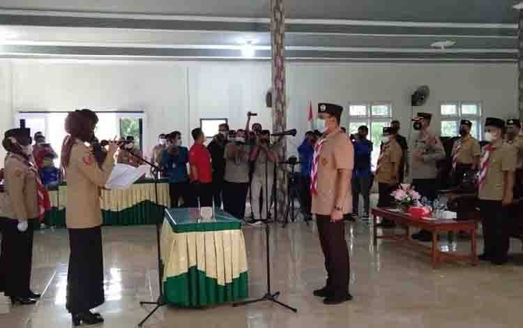 Hendra Lesmana dilantik menjadi Ketua Mabicab Gerakan Pramuka Kabupaten Lamandau, Jumat, 15 Oktober 2021.