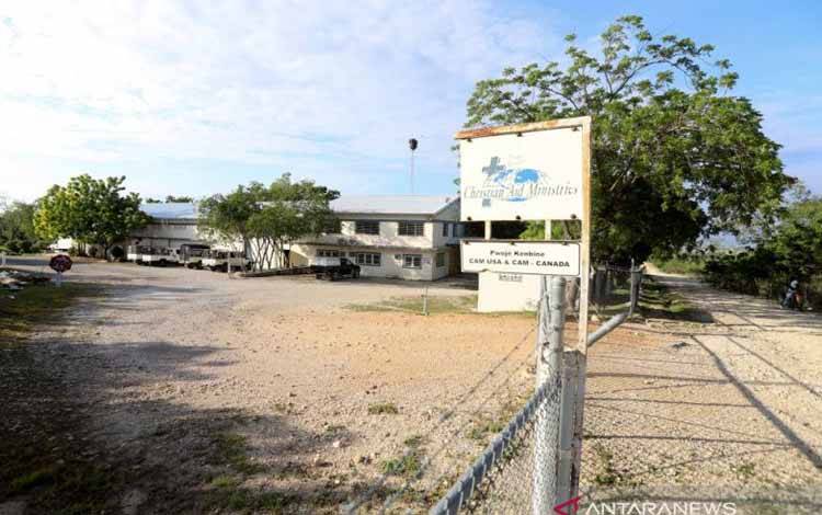 Pintu masuk ke kompleks Christian Aid Ministries terlihat di Titanyen di pinggiran Port-au-Prince, setelah penculikan sekelompok misionaris memicu kekhawatiran internasional atas kekerasan geng, Haiti, 18 Oktober 2021