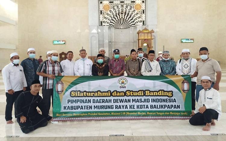 Wakil Bupati bersama pengurus PMI saat melaksanakan kaji banding ke Kalimantan Timur 