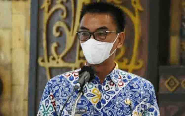 Wakil Bupati Barito Utara, Sugianto Panala Putra saat menyampaikan sambutan pada kegiatan sosialisasi standar layanan prima dari Ombudsman RI Perwakilan Kalteng.