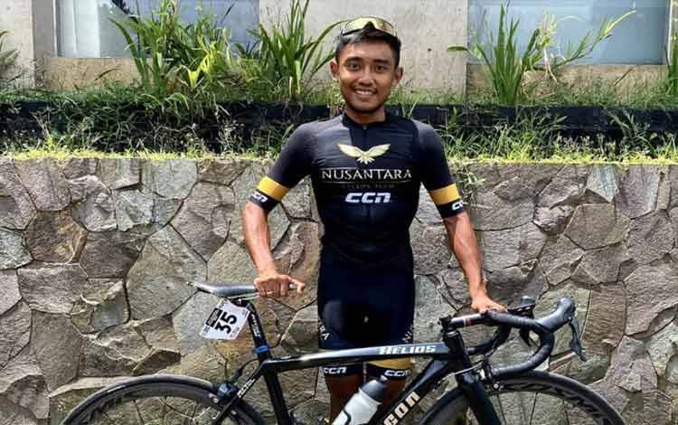 Pebalap asal Jawa Timur yang saat memperkuat tim Nusantara Pro Cycling Team, Muhammad Abdurrohman menjadi yang terbaik nomor Men Elite Individual Road Race (IRR) Kejuaraan Nasional (Kejurnas) Balap Sepeda 2021 di Garut, Jawa Barat, Selasa (26/10/2021). ANTARA/HO/instagram nusantara_procycling