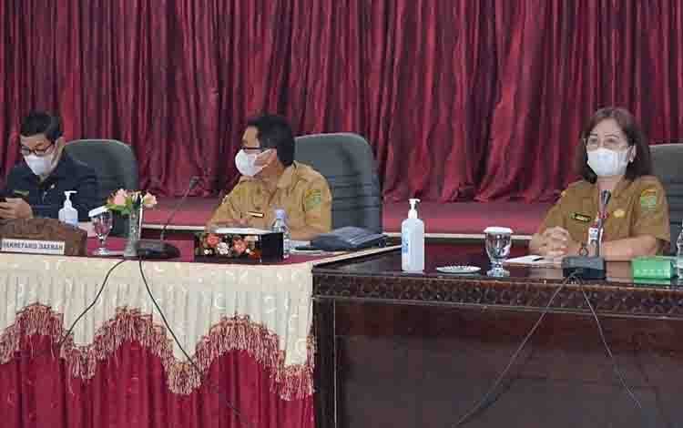 Rapat paripurna DPRD Barito Timur yang dihadiri Bupati Ampera AY Mebas