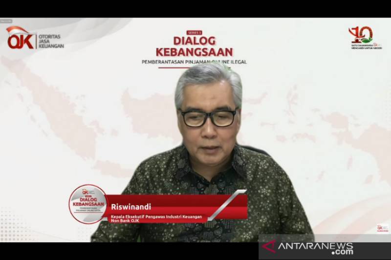 Kepala Eksekutif Pengawas Industri Keuangan Non Bank OJK Riswinandi dalam Dialog Kebangsaan Series 3 yang bertajuk "Pemberantasan Pinjaman Online Ilegal" secara daring di Jakarta, Selasa (09/11/2021)