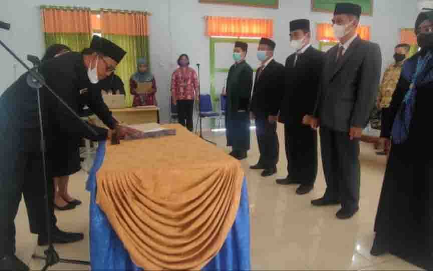 Kepala Kemenag Murung Raya, Marzuki Rahman melantik 6 pejabat dilingkungan Kementerian Agama Murung Raya