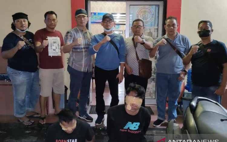 Dua tersangka spesialis perampok nasabah bank yang ditangkap tim gabungan Sat Narkoba Polres Rejang Lebong bersama tim Satreskrim Polres Lampung Utara