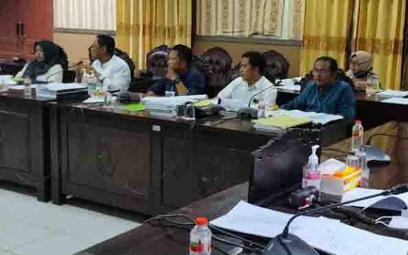 Komisi III DPRD Kotim saat rapat pembahasan anggaran dengan mitra kerja.