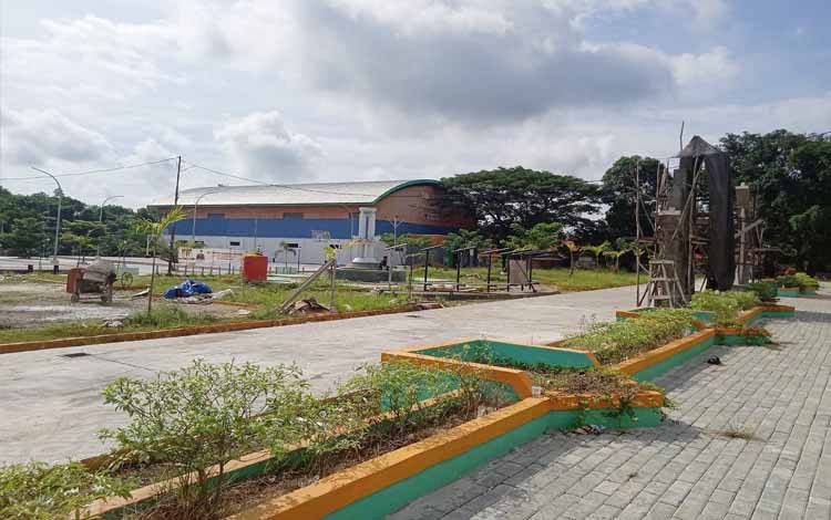 Kondisi penataan Taman Nansarunai Tamiang Layang saat difoto, Kamis 18 November 2021