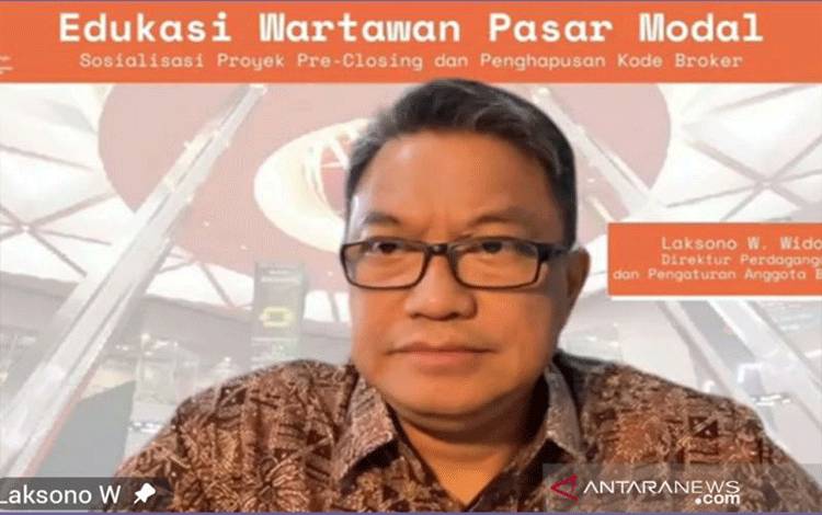 Tangkapan layar Direktur Perdagangan dan Pengaturan Anggota Bursa BEI Laksono W. Widodo saat memberikan paparan dalam diskusi dengan awak media secara virtual di Jakarta, Rabu (24/11/2021). ANTARA/Citro Atmoko