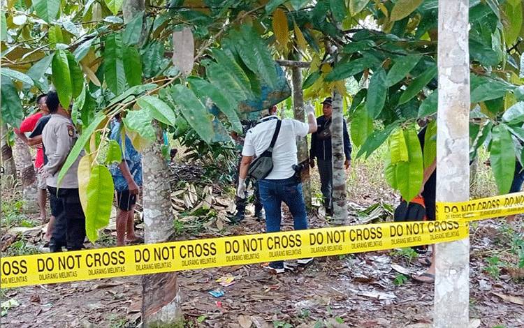 TKP Penemuan mayat Sarimin (60) warga RT 03 Desa Netampin Kabupaten Barito Timur.