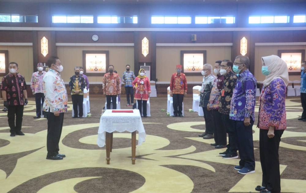 Acara serah terima jabatan pejabat pimpinan tinggi pratama di Aula Jayang Tingang, Kantor Gubernur Kalteng