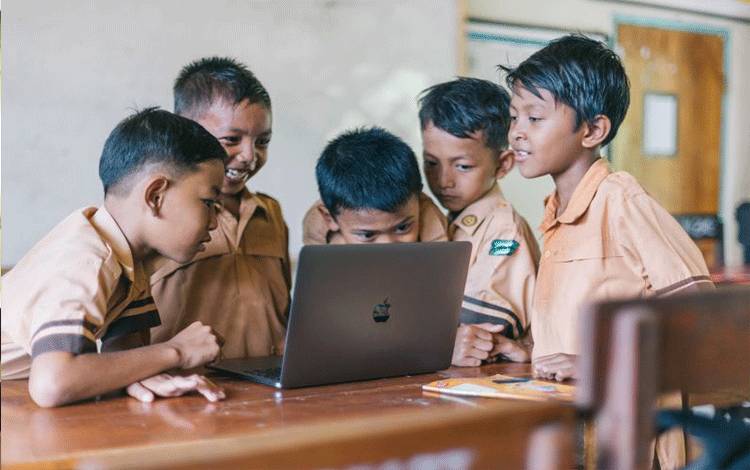 Ilustrasi anak belajar online (Pexel/@AgungPanditWiguna)
