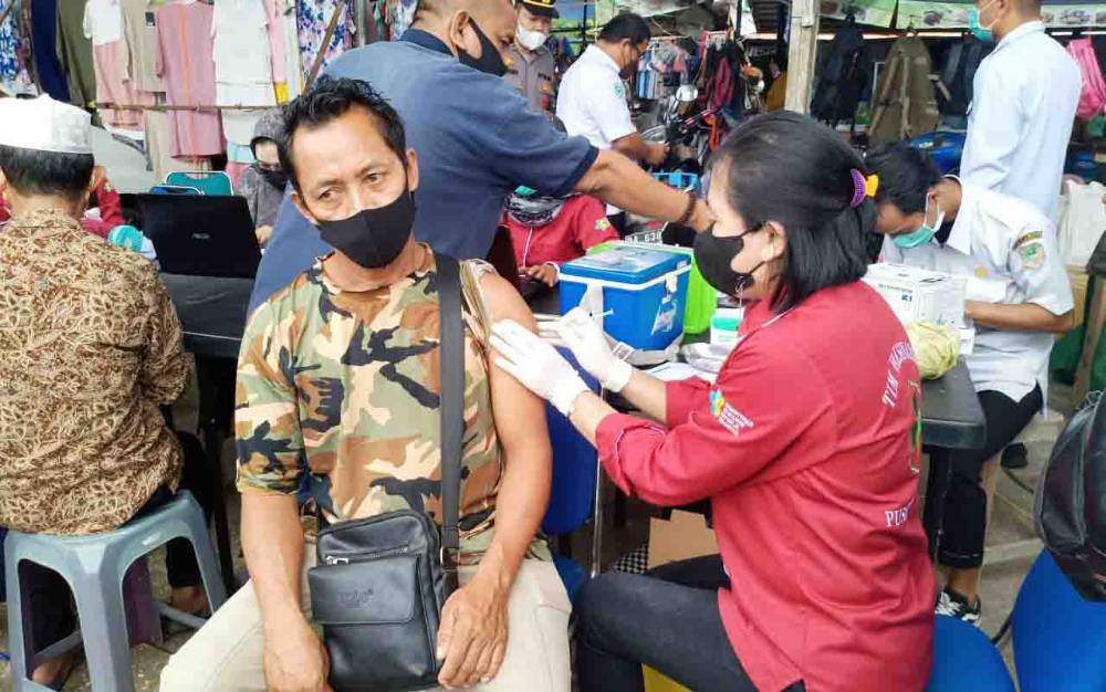 Vaksinasi jemput bola yang dilaksanakan Kodim 1013 Muara Teweh bekerja sama dengan instansi terkait