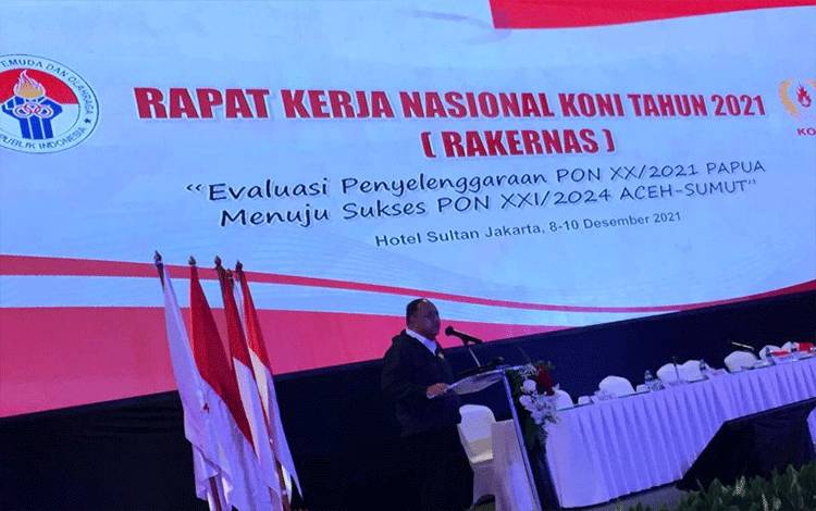 Ketua Umum KONI Pusat Marciano Norman dalam penutupan Rapat Kerja Nasional (Rakernas) KONI Pusat di Jakarta, Kamis (9/12/2021). (ANTARA/Shofi Ayudiana)