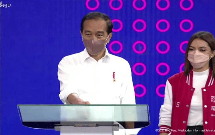 Tangkap layar Presiden Jokowi dalam peluncuran "Gerakan Akselerasi Generasi Digital" di Jakarta, Rabu (15/12/2021) (ANTARA/Desca Lidya Natalia)