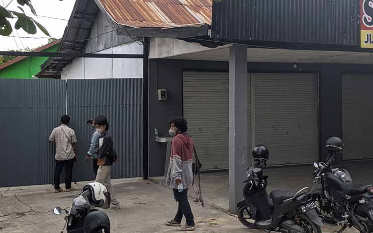 Lokasi aparat yang membawa 2 orang pria diduga teroris di Jalan Pemuda, Kecamatan Mentawa Baru Ketapang, Sampit