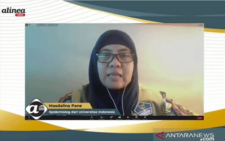 Epidemiolog dari Universitas Indonesia Masdalina Pane berbicara dalam diskusi virtual Membendung Transmisi Omicron di Jakarta, Jumat (24/12/2021). (ANTARA/Martha Herlinawati Simanjuntak)