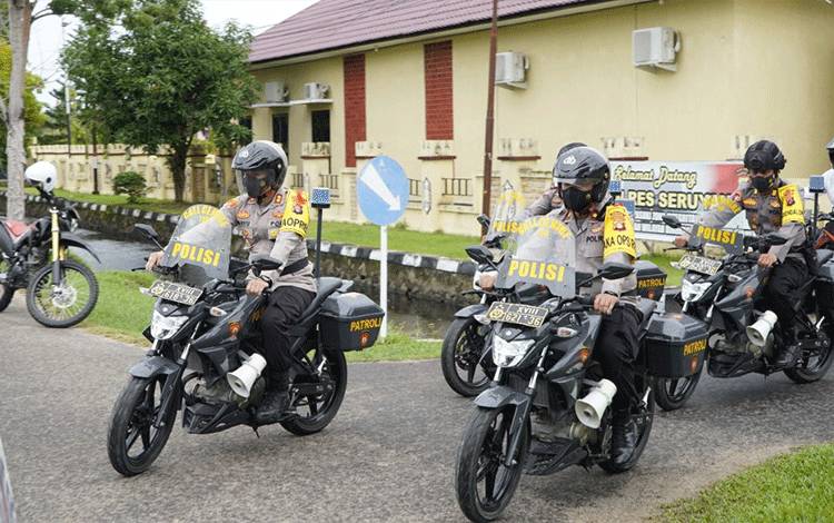 Dalam rangka pengamanan Natal, Kapolres Seruyan AKBP Bayu Wicaksono memimpin pelaksanaan kegiatan patroli.