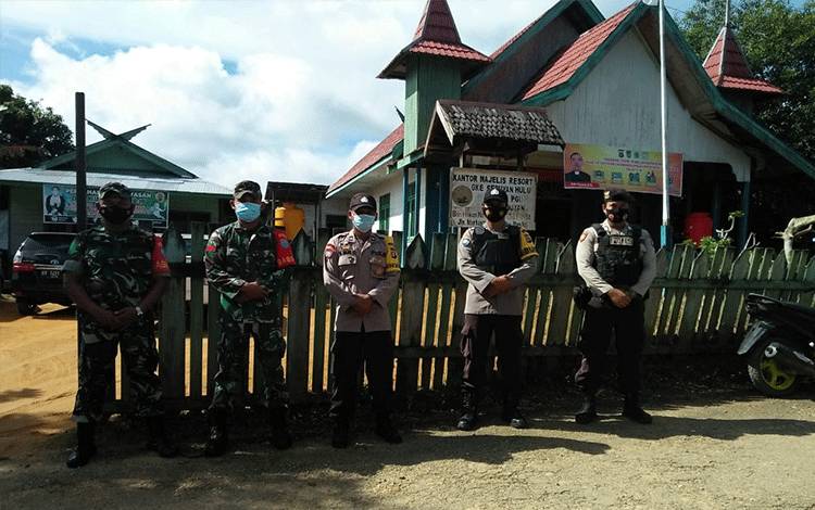Personel gabungan di melaksanakan pengamanan gereja di wilayah Kecamatan Seruyan Hulu.