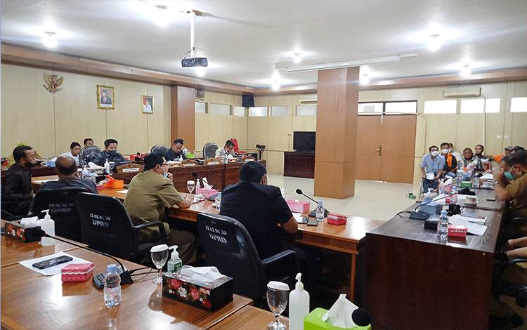 RDPU terkait sengketa Pemilihan Kepala Desa Pergantian Antar waktu atau PAW di Desa Dayu Kecamatan Karusen Janang.